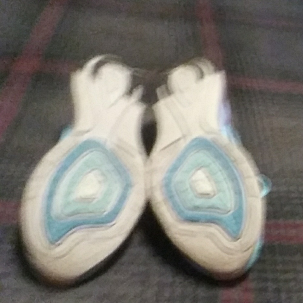 Shoe